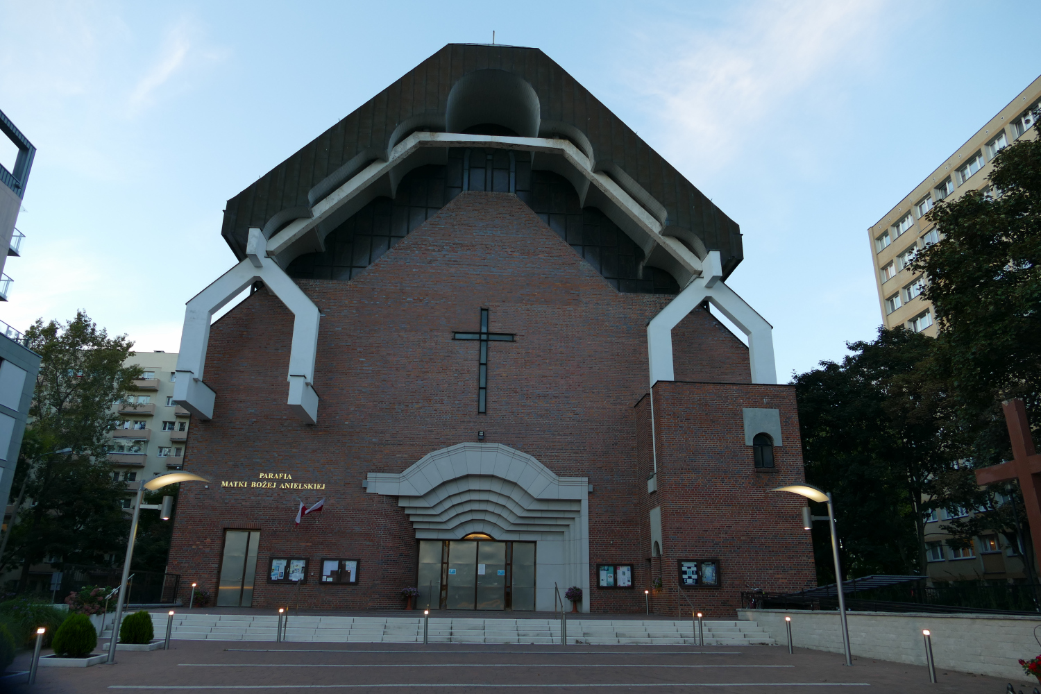 Zdjęcie architektury budynku Kościół Matki Bożej Anielskiej i klasztor franciszkanów